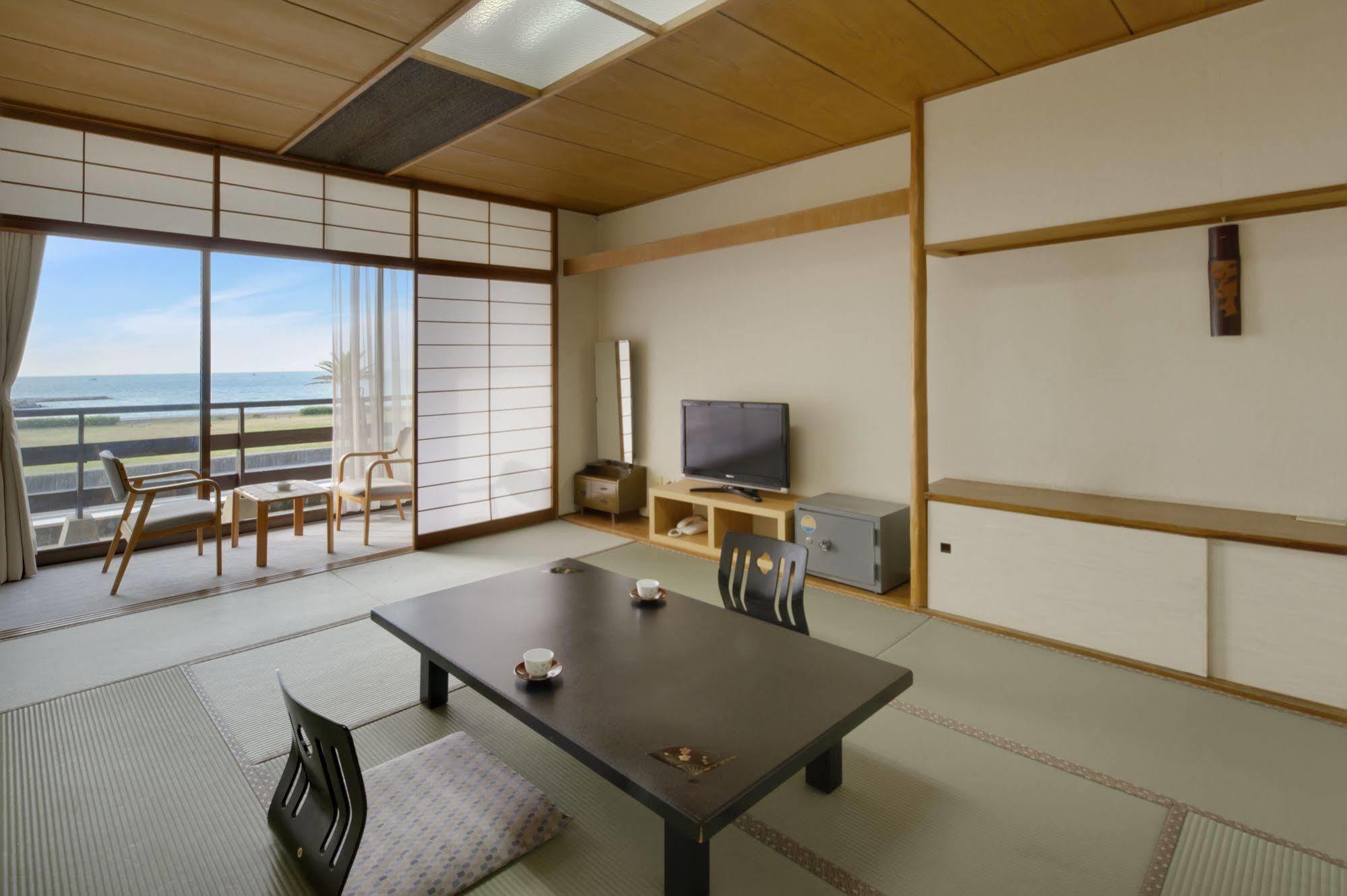 Tateyama Seaside Hotel Exterior photo